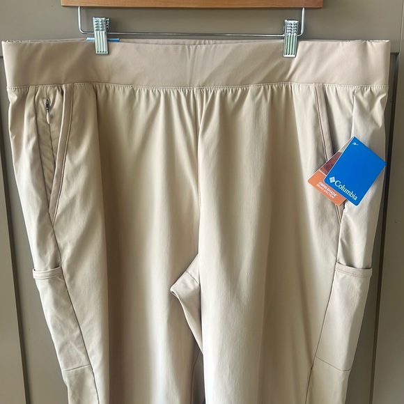 Columbia New w Tag Tan Women's Trail Pant Straight Leg Active Fit Omnishield XXL - Picture 3 of 16